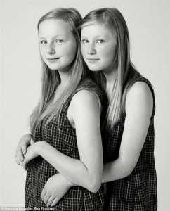 22 ζευγάρια αγνώστων που μοιάζουν σαν δίδυμοι