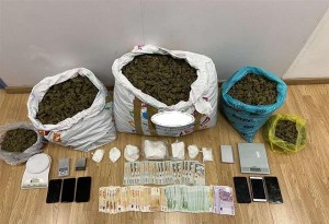 ΕΛ.ΑΣ-Αθήνα: Σύλληψη τριών αλλοδαπών για διακίνηση ναρκωτικών ουσιών