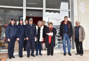 Σε φιλανθρωπικά ιδρύματα τα είδη πρώτης ανάγκης που συγκέντρωσαν αστυνομικοί της Κεντρικής Μακεδονίας