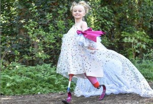 Η 9χρονη με τον διπλό ακρωτηριασμό θα περπατήσει στην πασαρέλα στην Εβδομάδα Μόδας της Νέας Υόρκης 