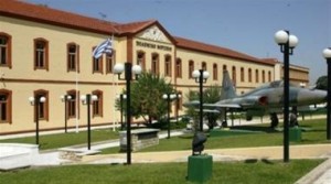 Εθελοντές αναπαλαιώνουν αεροσκάφος του πολεμικού μουσείου Θεσσαλονίκης