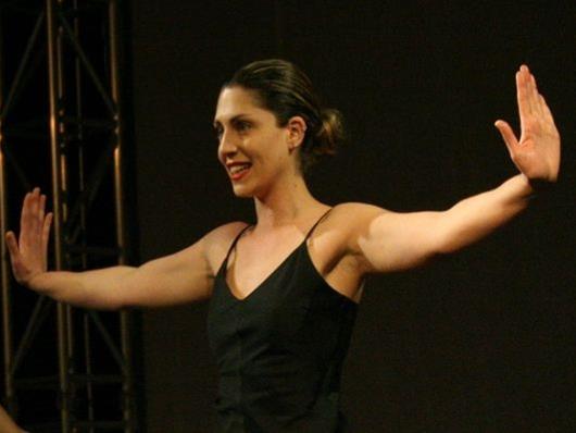 Η Αυθεντική Ενόρμηση του Performer: Σωματικό Θέατρο με την Αλίκη Δουρμάζερ