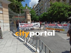 Θεσσαλονίκη: Διαμαρτυρία φοιτητών στο ΥΜΑΘ (Φωτογραφίες)
