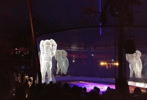 Τσίρκο στη Γερμανία χρησιμοποιεί ολογράμματα αντί για αληθινά ζώα. Video