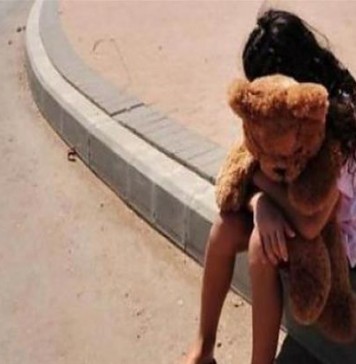 Ηράκλειο Κρήτης: ''Πατέρας'' εγκατέλειψε σε πάρκο 3χρονο κοριτσάκι 