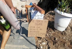Χαλκιδική: Καταγγελία για ''Ιδιωτική παραλία'' στις Καβουρότρυπες. H ανάρτηση στο facebook