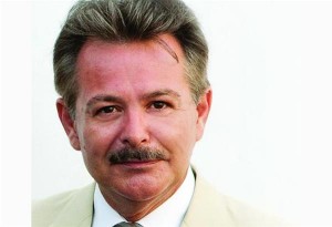 Κωστόπουλος Ντίνος:Ένας επικοινωνιολόγος - δημοσιογράφος υπ: Δημοτικός Σύμβουλος στον συνδυασμό του Γ: Ορφανού «Η Θεσσαλονίκη είναι το Μέλλον»