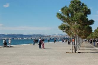Ξενάγηση στη νέα παραλία Θεσσαλονίκης