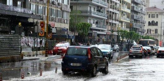 Προβλήματα λόγω της έντονης βροχόπτωσης στη Θεσσαλονίκη -Επί ποδός όλη τη νύχτα η πυροσβεστική