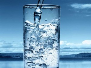 Εσείς πίνετε αρκετό νερό; Πόσο νερό χρειαζόμαστε κάθε μέρα;