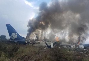 Συνετρίβη αεροσκάφος της εταιρείας Aeromexico στο Μεξικό.Δεκάδες τραυματίες