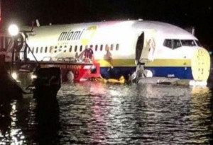 Φλόριντα: Boeing από τη βάση του Γκουαντάναμο με 143 άτομα, έπεσε σε ποτάμι