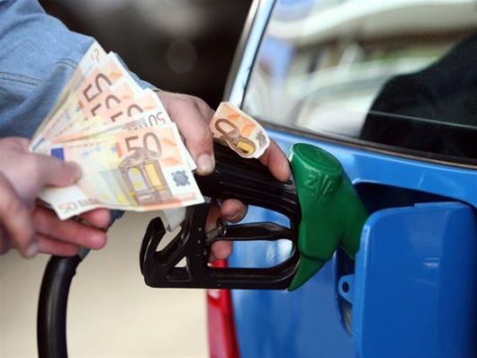 Στα ύψη η βενζίνη: Σε Βουλγαρία και Τουρκία γεμίζουν τα ρεζερβουάρ οι Έλληνες οδηγοί