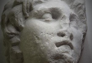 Tο πορτραίτο του Μεγάλου Αλέξανδρου που βρέθηκε μέσα σε μπάζα σε χωριό του ημαθιώτικου κάμπου 