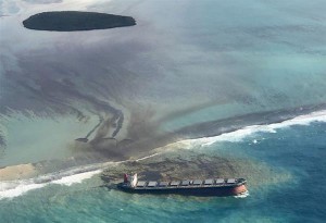 Περιβαλλοντική καταστροφή από πετρελαιοκηλίδα στον Μαυρίκιο