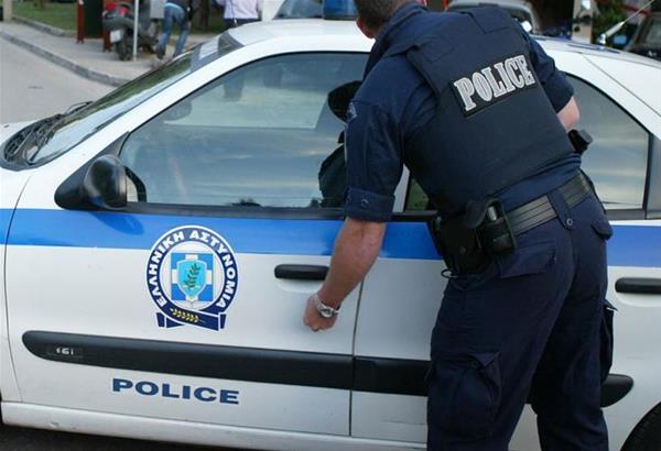 ΕΛ.ΑΣ-Θεσσαλονίκη: Σύλληψη τριών αλλοδαπών για παράνομη μεταφορά μεταναστών