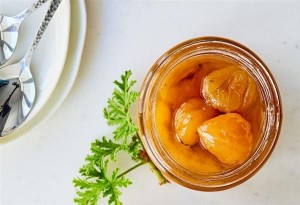 Εξαίσιο κάστανο γλυκό με μέλι θυμαρίσιο και γαρίφαλο