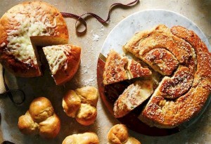 Ψωμί  με μπέικον, πατάτα και φρέσκο κρεμμυδάκι στο τηγάνι ή στον Φούρνο.