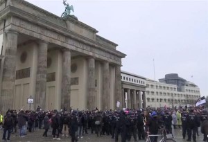 Βερολίνο: Χιλιάδες διαδηλωτές κατά νομοσχέδιου της κυβέρνησης (βίντεο)