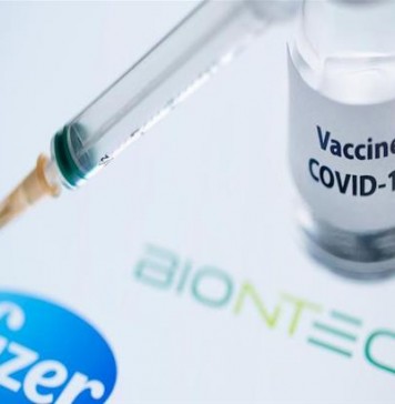 Οι ιδρυτές της BioNTech προειδοποίησαν για κενά στις παραδόσεις του εμβολίου