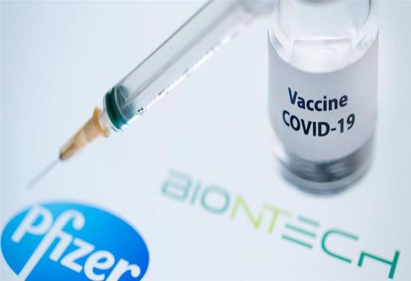 Οι ιδρυτές της BioNTech προειδοποίησαν για κενά στις παραδόσεις του εμβολίου