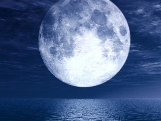 Blue Moon: Τι είναι το μπλε φεγγάρι που θα κατακλύσει τον ουρανό Παρασκευή 31 Ιουλίου;