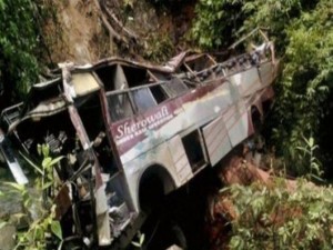 Ινδία: Λεωφορείο έπεσε σε χαράδρα -Τουλάχιστον 44 νεκροί