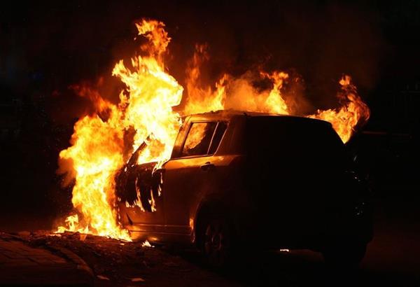 Θεσσαλονίκη: Φωτιά σε αυτοκινητο