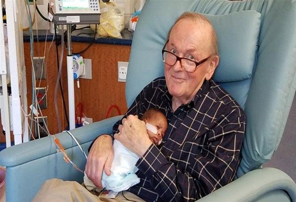 Ντέιβιντ Ντάτσμαν: Ο «γητευτής των μωρών» πέθανε σε ηλικία 86 ετών  