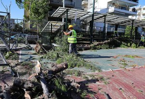 Σε κατάσταση έκτακτης ανάγκης κηρύχθηκε ο δήμος Ηρακλείου Αττικής- Αυτοψίες για ζημιές