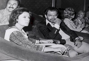 40η ΔΕΘ (1975): Η Τζένη Καρέζη και ο Κώστας Καζάκος στο Φεστιβάλ Κινηματογράφου Θεσσαλονίκης. 