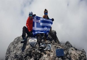 Έβερεστ: Δύο Ελληνίδες θέλουν να ανεβάσουν τη σημαία μας στη «Στέγη του Κόσμου»