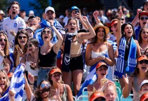 Έξαλλοι πανηγυρισμοί των Ελλήνων στην Αυστραλία για την πρόκριση του Τσιτσιπά στους 4 του Australian Open