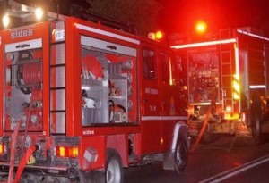 Αθήνα:  Στις φλόγες τυλίχθηκαν Ε.Ι.Χ και μία μοτοσυκλέτα  μετά από σοβαρό τροχαίο στη Λ. Κηφισού