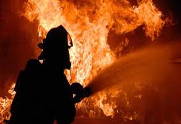 Ηλεία: Τραυματισμός πυροσβέστη από πυρκαγιά σε καταυλισμό αλλοδαπών εργατών