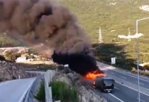 Φωτιά σε λεωφορείο ΚΤΕΛ που εκτελούσε το δρομολόγιο Ιωάννινα - Αθήνα