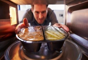 Πώς μπορεί να σας βλάψει ο φούρνος μικροκυμάτων