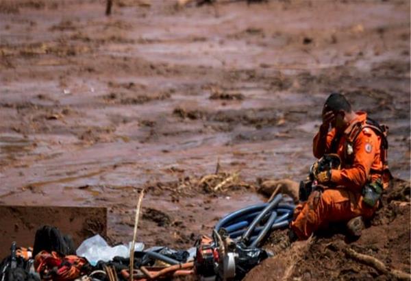 Βραζιλία: Kαμερα κατέγραψε το κύμα λάσπης που ευθύνεται για τον θάνατο 115 ανθρώπων. Βίντεο