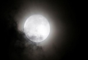 Πανσέληνος και έκλειψη παρασκιάς της Σελήνης το βράδυ της Παρασκευής 5 Ιουνίου