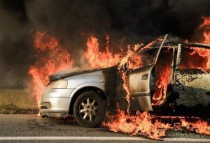 Θεσσαλονίκη: Φωτιά σε αυτοκίνητο