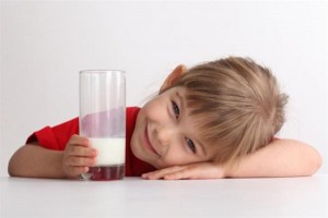 Για πρώτη φορά επιδοτείται η κατανάλωση γάλακτος στα σχολεία όλης της χώρας