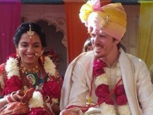 Σαν θέλει η νύφη κι ο γαμπρός... Ινδικός γάμος με ρακές...