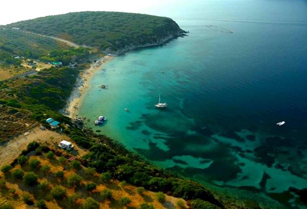 Θάλασσα χωρίς το μποτιλιάρισμα της Χαλκιδικής; Αμμόλοφοι, μια ...must παραλία στα γυαλοχώρια του Δήμου Παγγαίου 
