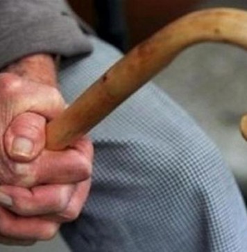 90χρονος κυκλοφορούσε ρακένδυτος, έμενε σε «τρώγλη» στη Χίο αλλά είχε 1.000.000 ευρω σε τράπεζα