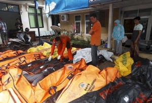 Update Ινδονησία: Στους 222 οι νεκροί και εκατοντάδες οι τραυματίες από το τσουνάμι 