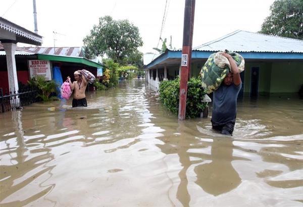 Ινδονησία: 40 άτομα νεκρά από τις πλημμύρες