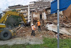 Δήμος Θεσσαλονίκης: κατεδαφίστηκαν επικίνδυνα κτίσματα στην οδό Κωνσταντινουπόλεως