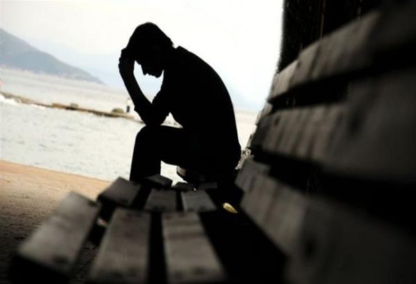 Κατάθλιψη: Αυτά είναι τα σημάδια που πρέπει να σας ανησυχήσουν
