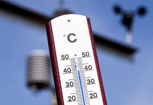 Έρευνα: Οι υψηλές θερμοκρασίες δεν μπορούν να μειώσουν την ταχεία εξάπλωση του κορωνοϊού