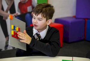 Η LEGO δημιούργησε την έκδοση Braille Bricks για παιδιά με προβλήματα όρασης